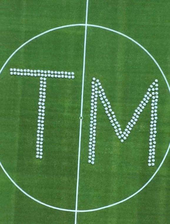 1718232431234065857.jpg 1718232209555.jpg